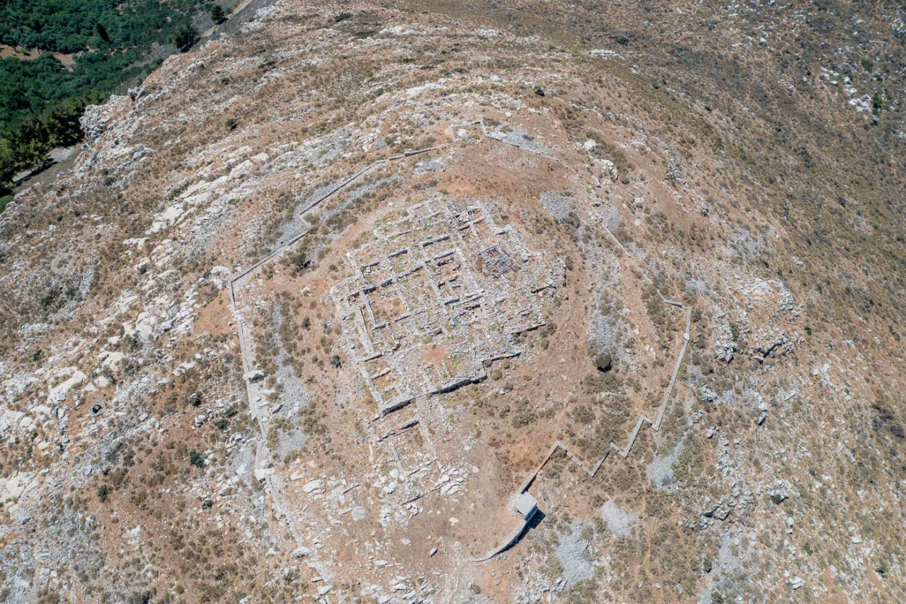 Acropolis Smari near Kastelli in Crete