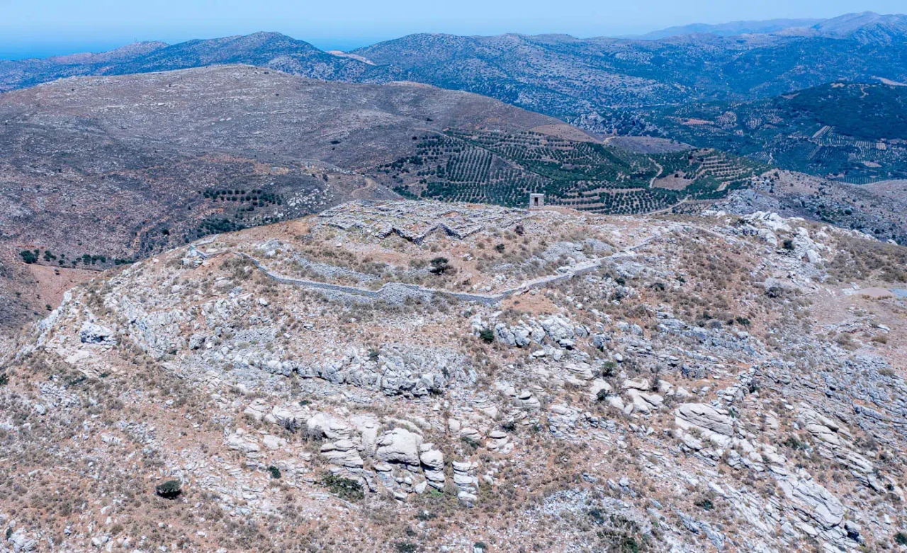 Acropolis Smari near Kastelli in Crete