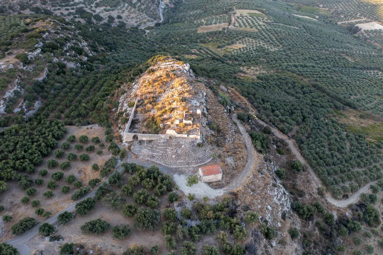 Castel del Corner between Katalagari and Peza in Heraklion Crete