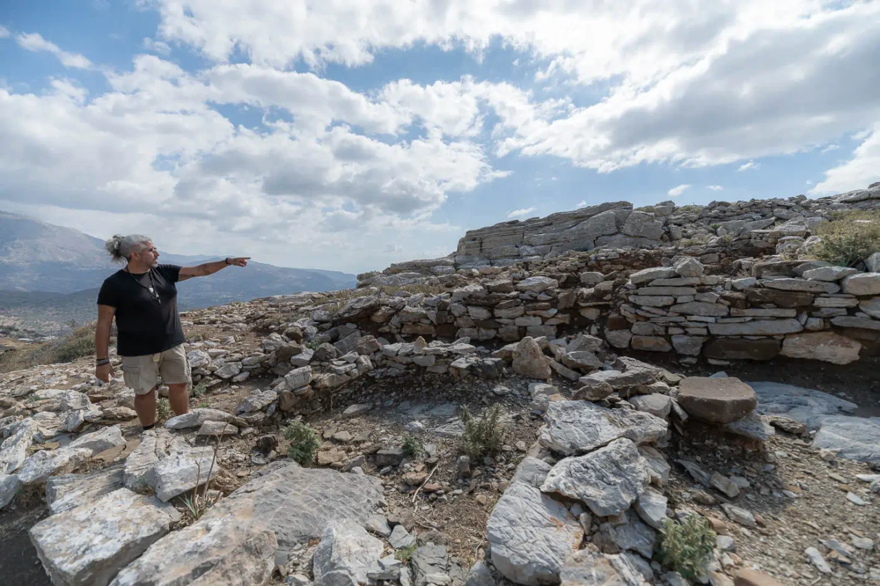 Dr. Manos Papadakis in the excavation of Mycenaean Acropolis of Ornes