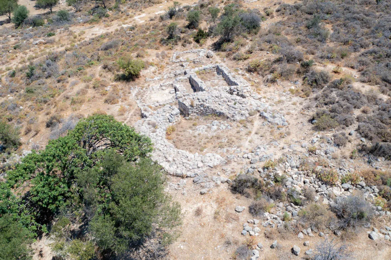 Apesokari Minoan Tholos Tomb B, in Messara south Crete