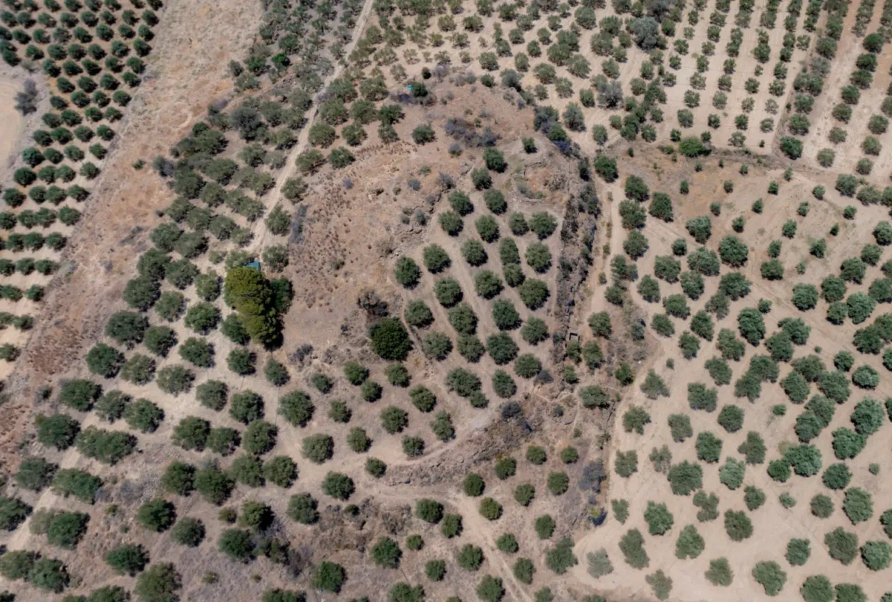 Early Minoan Tholos Tomb at Porti, betweeen Vagionia and Vassilika Anogia, in Asterousia Crete