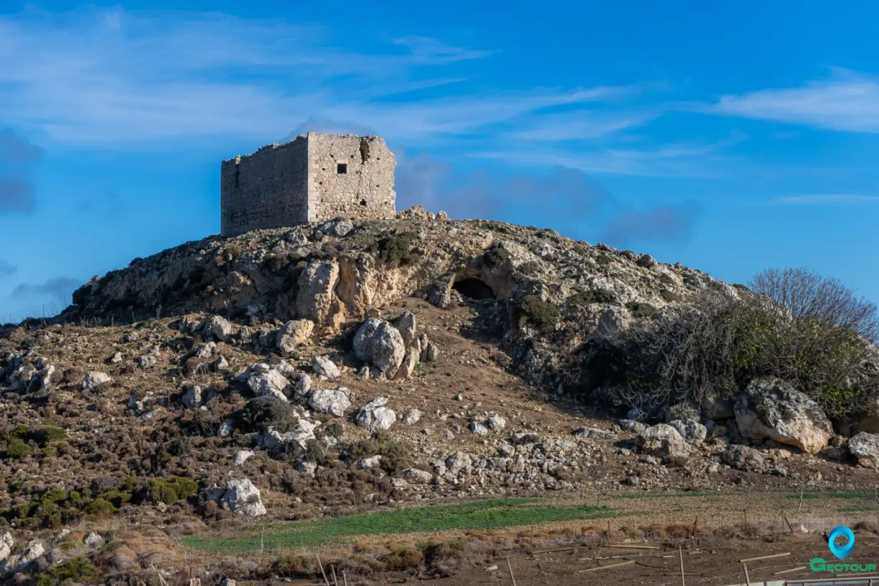 Tholoi fortress near Alagni