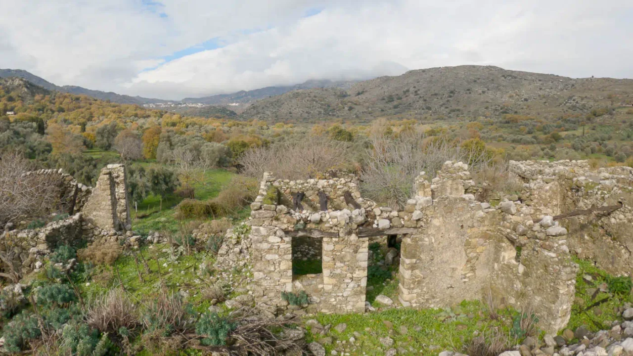 Abandoned village of Smiles