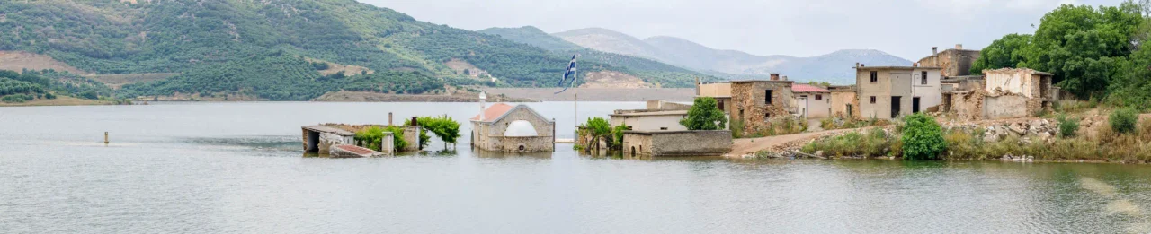 Sfendyli village in 2016 in Aposelemis river dam