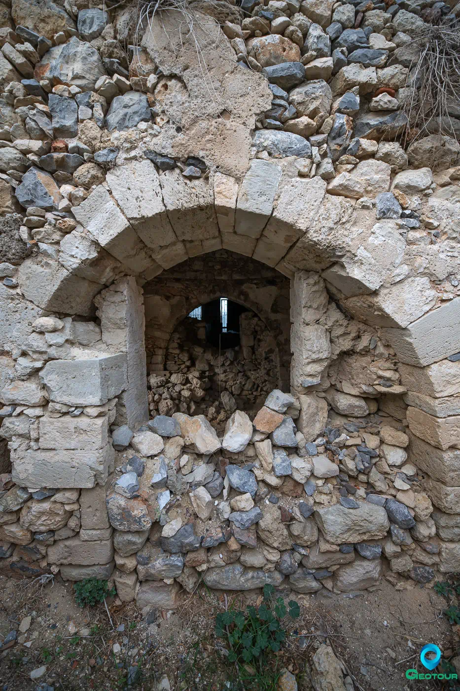 Foscolo tower in Kainourio Chorio