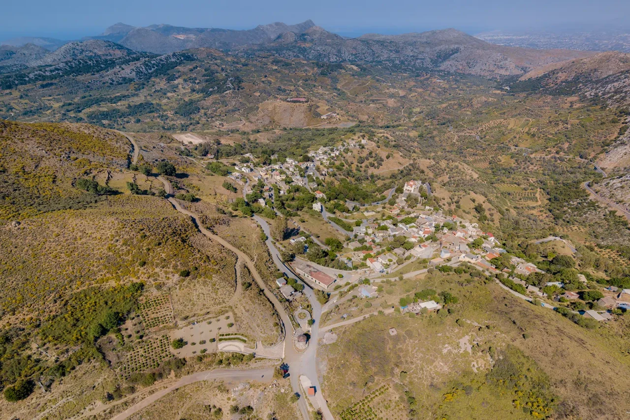 Gonies in Psiloritis, at the distance Strouboulas mountain and Heraklion