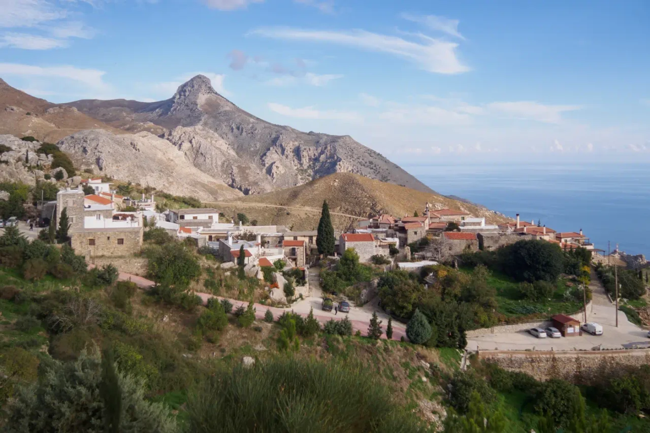 View of Kapetaniana, south Crete, with the peak of Kofinas at the background. From Wikimedia Commons