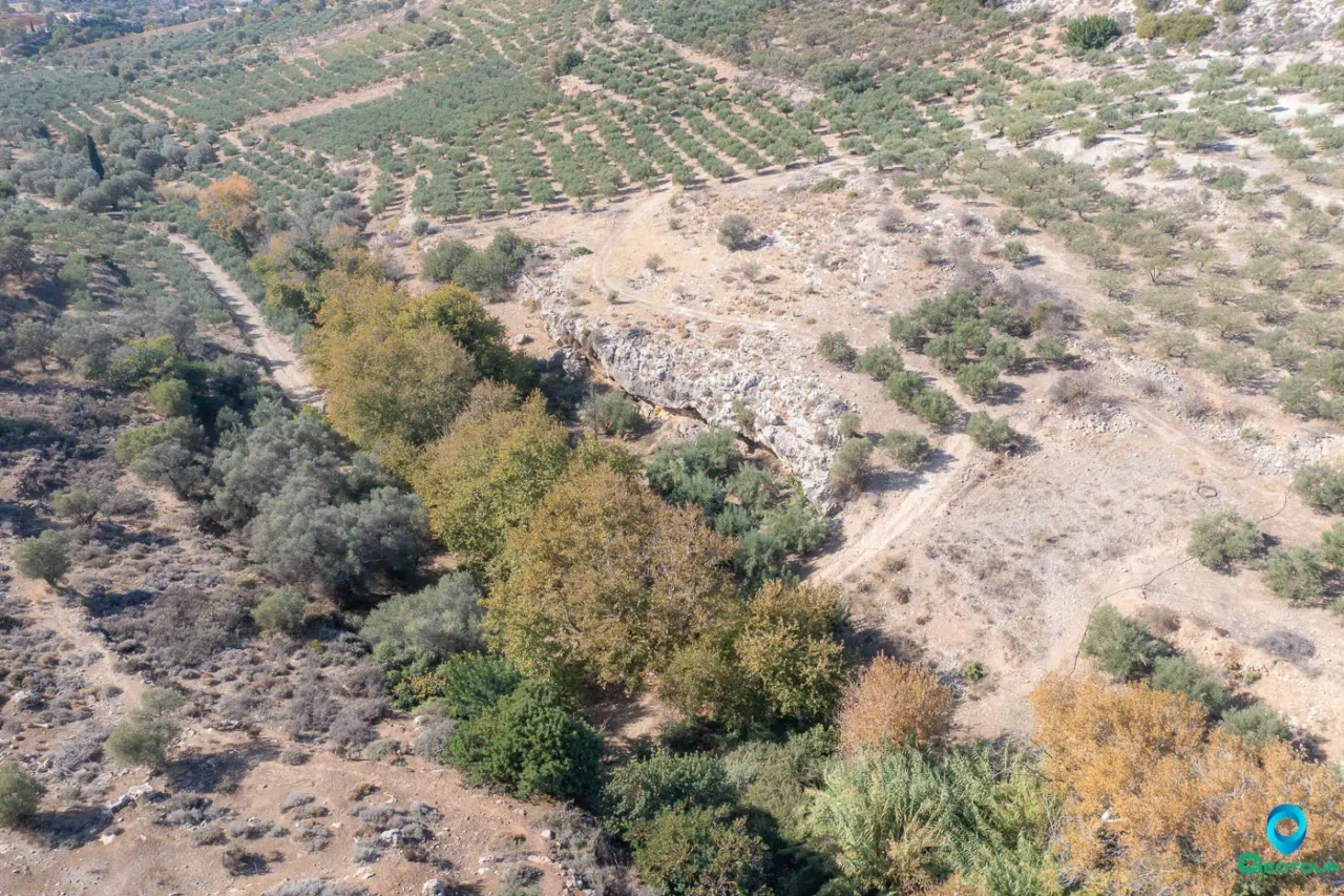 Siderospilia near Roufas