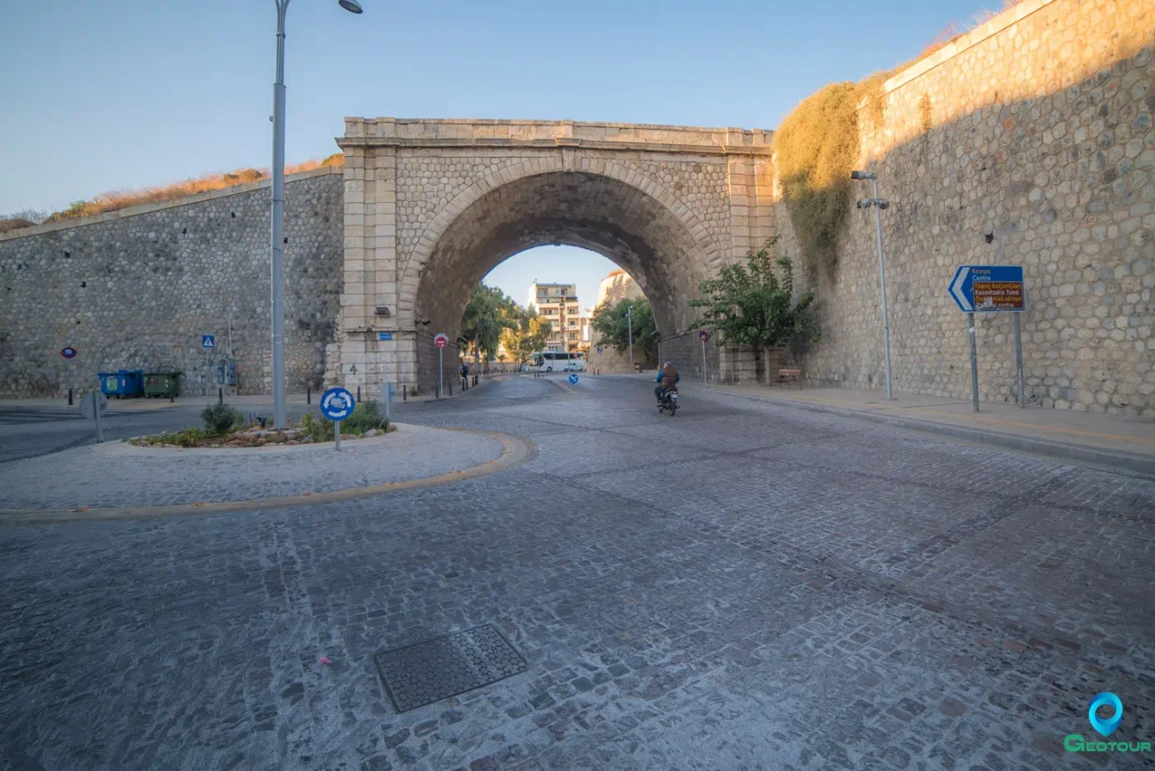 Chanioporta next to Pantokrator Gate from inside the walls