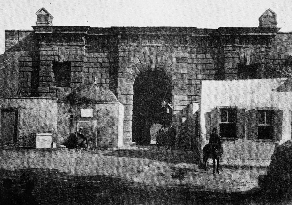 Jesus Gate (Kainouria Porta) taken from inside part of the walls - G. Gerolla 03 Monumenti Veneti A