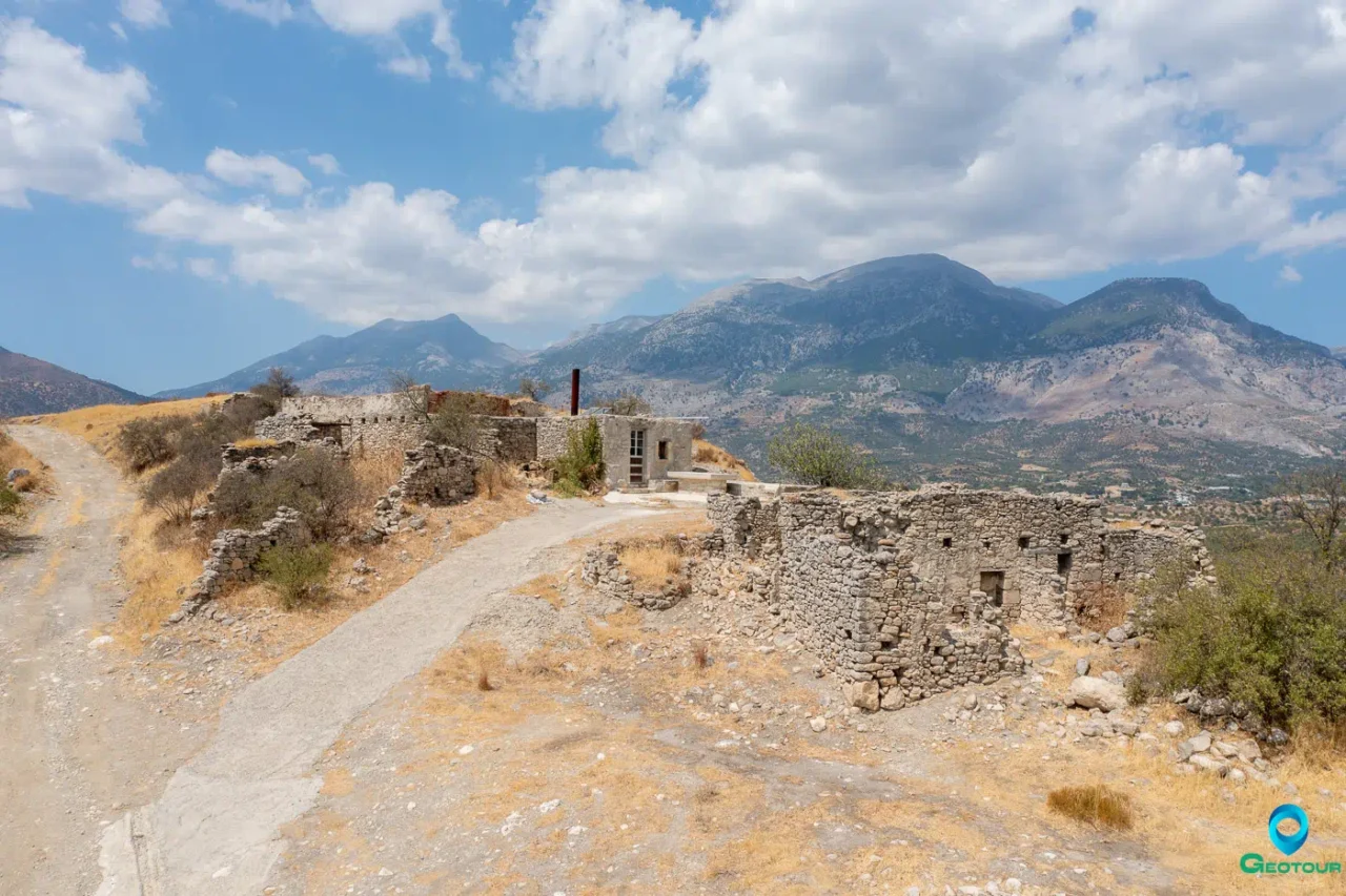 Kato Kourtes abandoned village