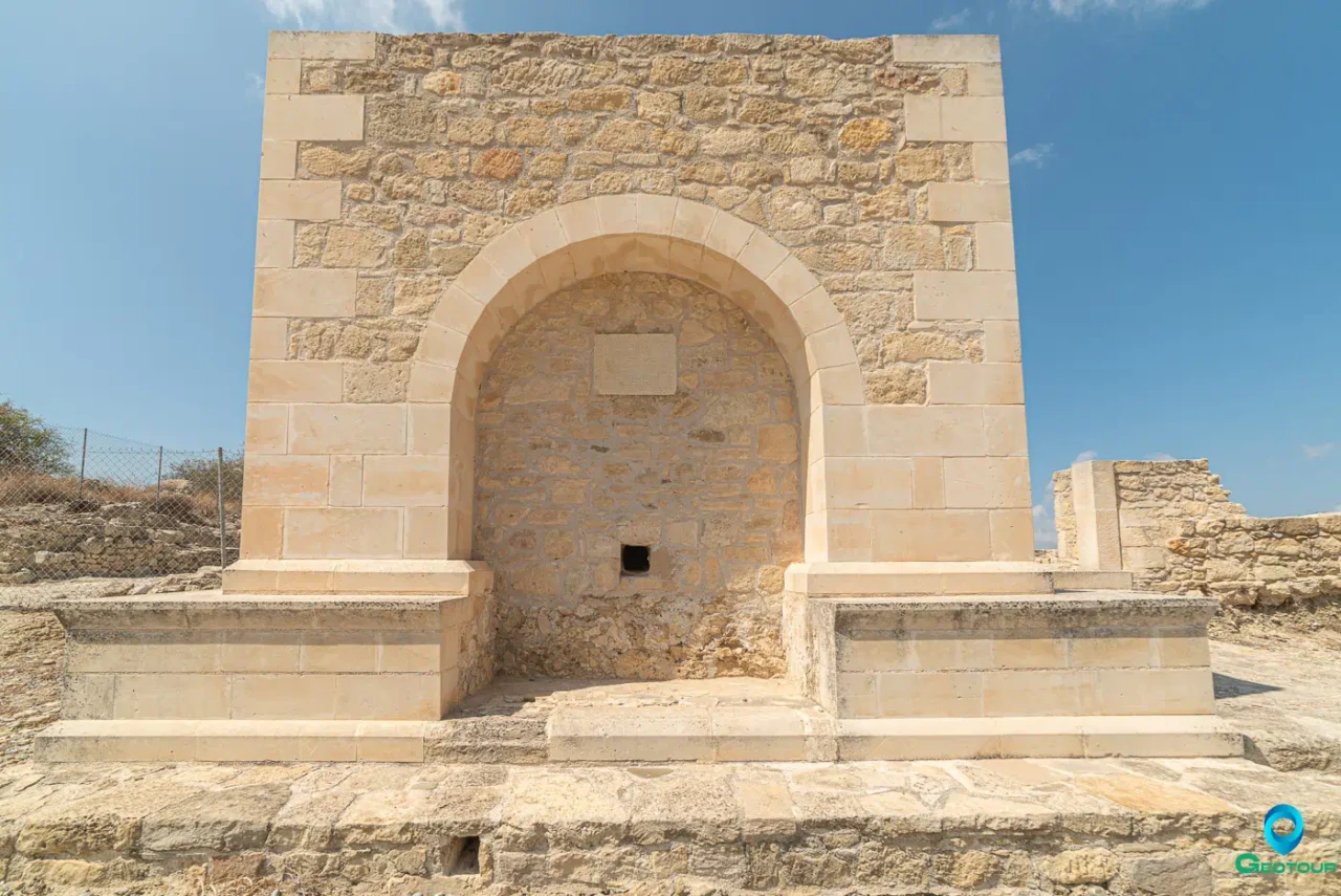 The restored fountain in front of De Mezzo villa in Etia